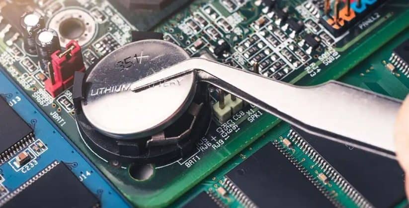 5 Ways to Fix the Red CPU Light On A Motherboard (2025)